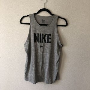 NIKE // WOMEN'S TANK TOP